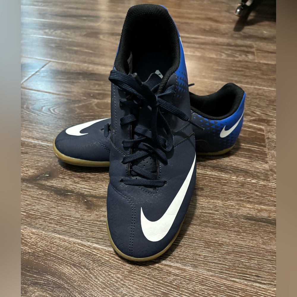 Nike Men's Dark Blue Athletic Shoes with White Swoosh